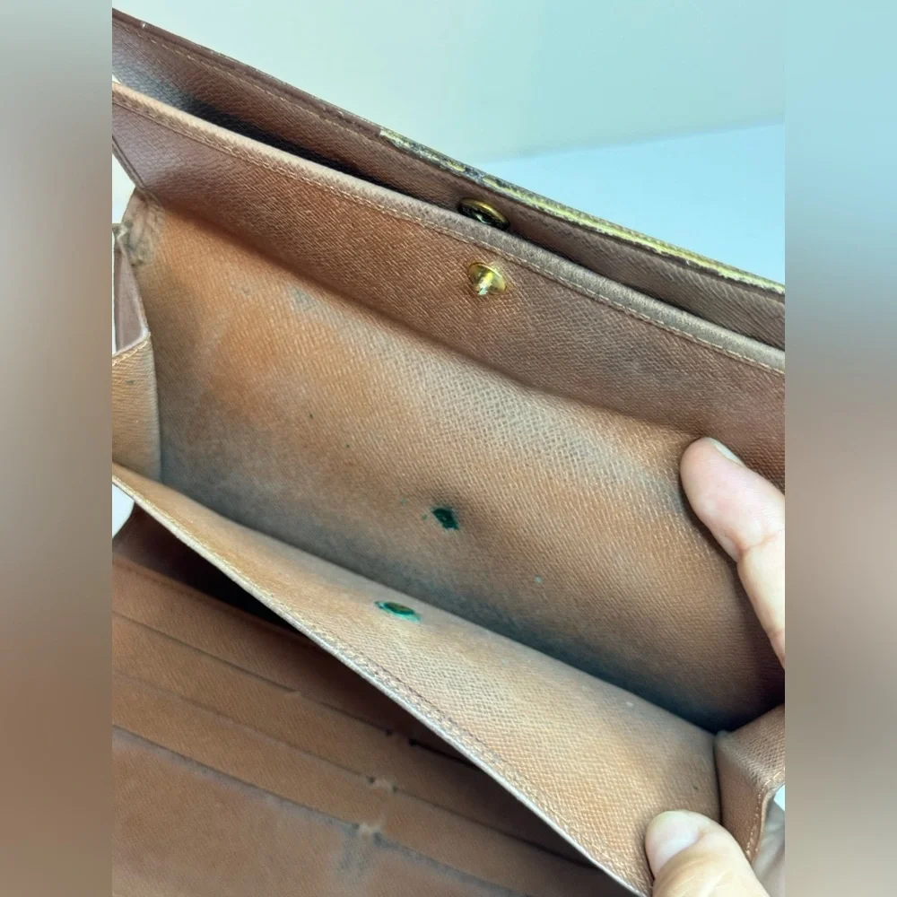 Louis Vuitton Monogram Sarah Wallet